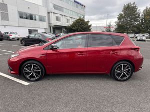Toyota Auris LUNA SPORT, HYBRID, AUTO , LOW MILEAG - Image 4