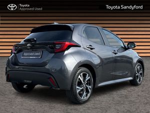 Toyota Yaris VERY LOW MILEAGE HYBRID LUNA SPORT // - Image 2