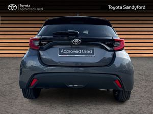 Toyota Yaris VERY LOW MILEAGE HYBRID LUNA SPORT // - Image 4