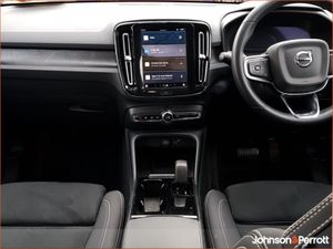 Volvo XC40 238hp 69 kWh RWD Plus / September Used - Image 3