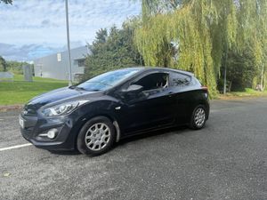 Hyundai i30 2013 Commercial Van - Image 2