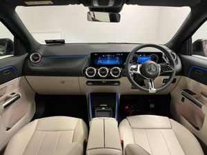 Mercedes-Benz GLA 180 Progressive - 18 Inch Alloy - Image 4