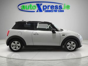 Mini Cooper 1.5 Automatic, Reversing camera - Image 3