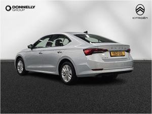 Skoda OCTAVIA Diesel Hatchback SE Technology - Image 3