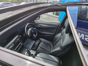 BMW 5 SERIES 530E M SPORT **MASSIVE SPEC!!** - Image 4