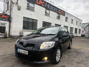 Toyota Auris 2008 - Image 2