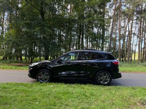 Ford Kuga 2021 PHEV ST Line - Image 4