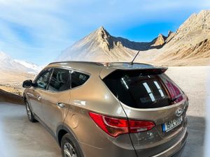 2015 Hyundai Santa Fe2.2 CRDi 7-seat 4WD Executive - Image 2
