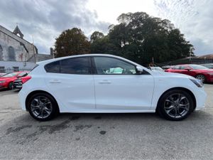 Ford Focus 1.5Tdci ST-LINE EDITION - Image 3