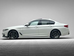 BMW 5-Series 520D M SPORT - Image 4