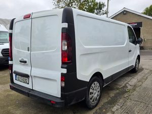 Opel Vivaro 1.6 DIESEL 2016 - Image 4