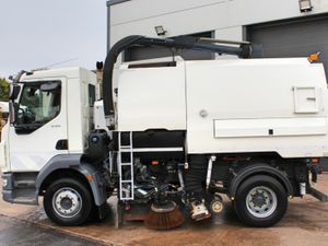 2020 DAF LF 230 4X2 SWEEPER - Image 4