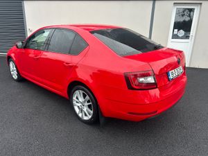 191 Skoda Octavia Ambition 1.6 TDI DSG Auto - Image 3