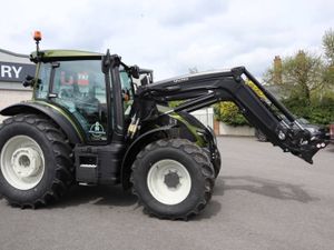 Valtra G135 c/w G4S Loader - Image 3