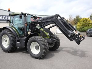 Valtra G135 c/w G4S Loader - Image 2