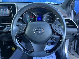 Toyota C-HR 1.8 HYBRID AUTO // DIAMOND CUT ALLOYS - Image 4