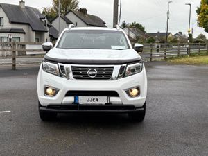 ABSOLUTELY IMMACULATE 2017 MANUAL NISSAN NAVARA - Image 2