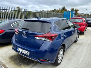 17 Auris icon 1.6 Diesel 180km NCT 6/27 Drives - Image 3