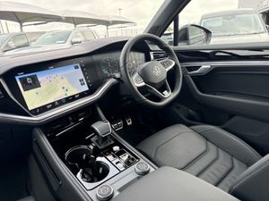 Volkswagen Touareg 2-seater CV 3.0tdi 231HP Auto - Image 3