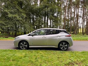 Nissan Leaf 2018 SV Premium 40KW - Image 4