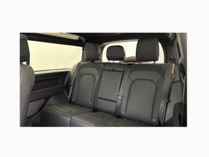 Land Rover Defender Diesel Estate X-Dynamic HSE - Image 4