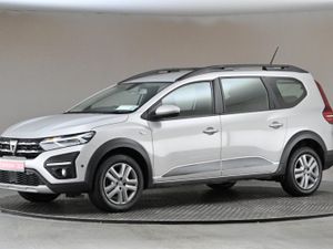 Dacia Jogger 1.0 TCE 110BHP Comfort 6spd 7seats - Image 4