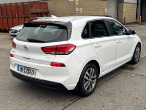 2018 HYUNDAI I30 DELUXE PLUS 5DR FULL OF EXTRAS - Image 4