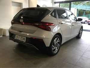 Hyundai i20 DELUXE PLUS AUTOMATIC - Image 2