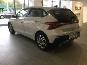 Hyundai i20 DELUXE PLUS AUTOMATIC - Image 3