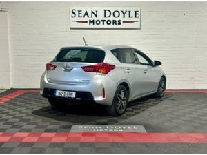 Toyota Auris 1.4 D-4D SOL 4DR - Image 4