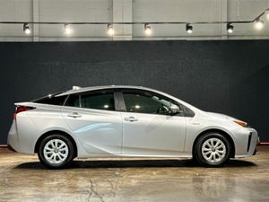 Toyota Prius PETROL HYBRID - Image 3