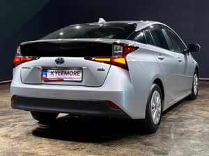 Toyota Prius PETROL HYBRID - Image 4