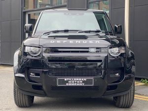 Land Rover Defender 110  6 Seater  Black Edition - Image 2