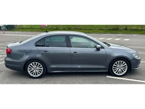 Volkswagen Jetta HIGHLINE 2.0 TDI MANUAL 5SPEED 11 - Image 4