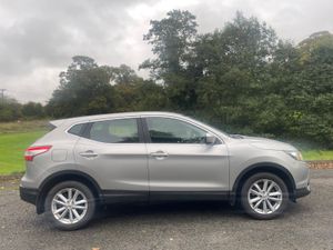 Nissan Qashqai 2014, low milage , belt done - Image 2