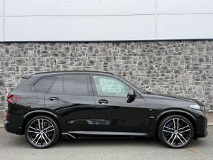 2025 BMW X5 50e M Sport Pro M Performance - Image 4