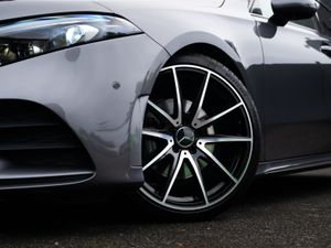 191 MERCEDES A CLASS AMG LINE BLACK PACK - Image 4