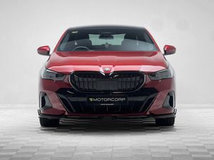 BMW 5-Series 530E M SPORT PRO *PAN ROOF* - Image 2