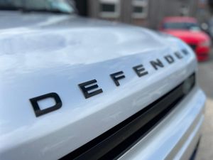 LAND ROVER DEFENDER ==STUNNING 5 SEATER//PAN ROOF/ - Image 4