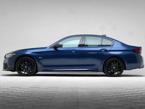BMW 5-Series 530E M SPORT - Image 4