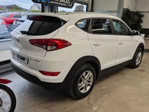 16 HYUNDAI TUCSON COMFORT EDITION - Image 4