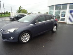 Ford Focus 1.0 ECOBOOST ZETEC 125PS 5DR - Image 3