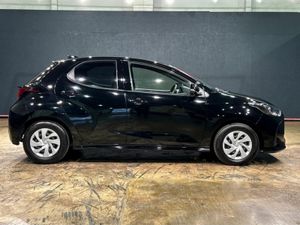 Toyota Yaris 1.0 PETROL AUTO - REVERSE CAMERA - Image 3