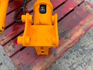 8" / 12" HYDRAULIC AUGER DRIVE..1.5 MINI DIGGER.. - Image 4