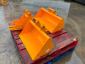 1.5 TONNE MINI DIGGER BUCKET SET....UNUSED. - Image 3