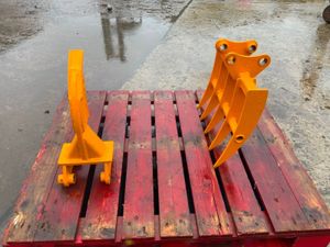 MINI DIGGER  RAKE / RIPPER TOOTH.....30mm PINS. - Image 3