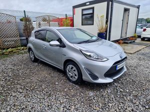 2020 (201) Toyota Aqua 1.5 Hybrid Nct 10/27 - Image 3