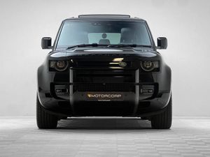 Land Rover Defender X P400E FLAGSHIP MODEL - Image 2