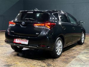 Toyota Auris 1.8 SELF-CHARGING HYBRID - Image 4