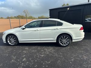 VW Passat 19 R-Line Manual 150Bhp 1 Owner! - Image 3